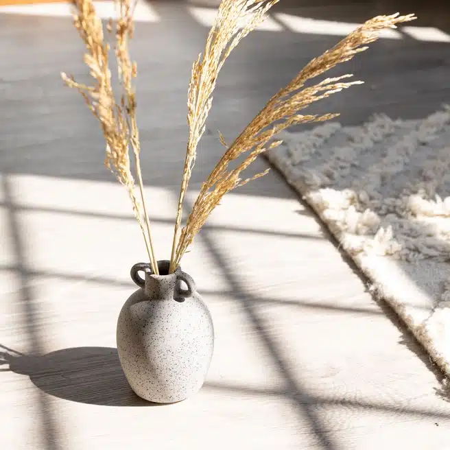 Best tips to Buying and Caring for Stoneware 5 stoneware vase wabi nasi vase